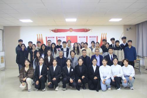 听心声，话成长，促成才——刘春霞副书记深入学院班级参加活动